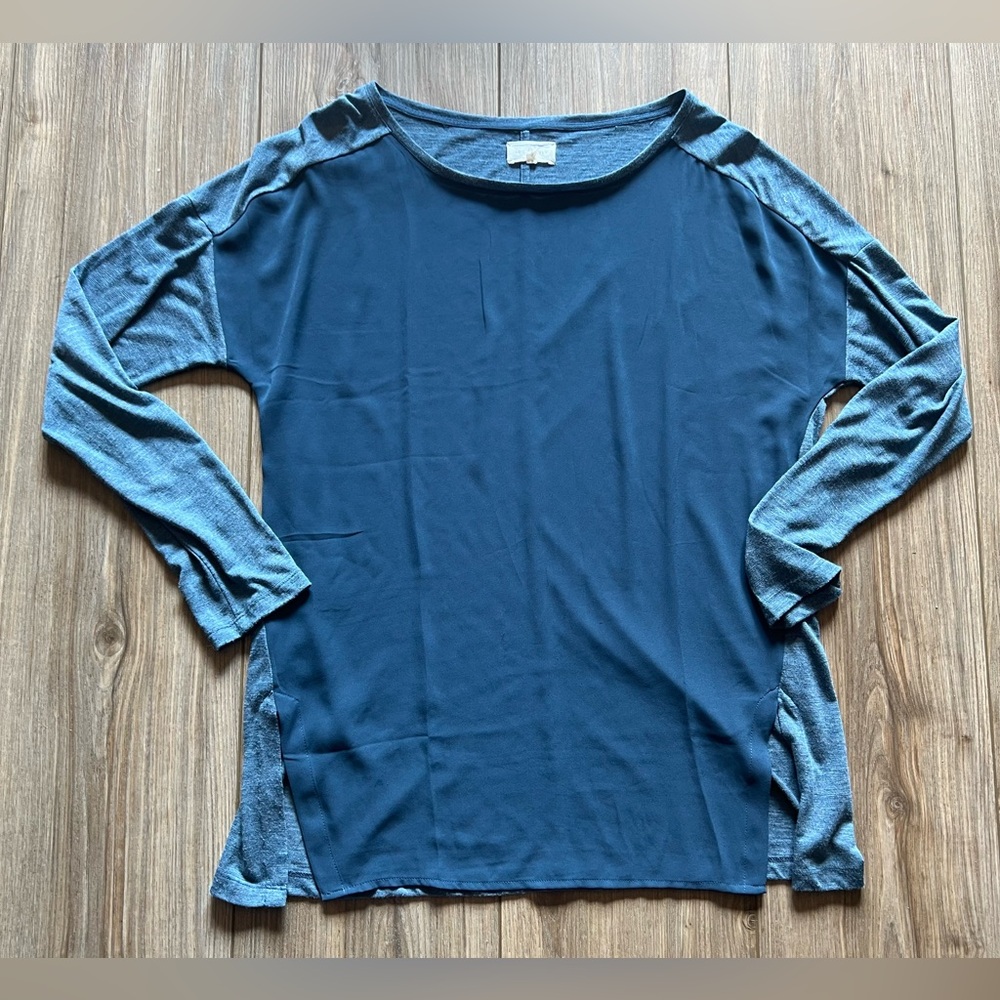 Lou & Grey Women’s size large top